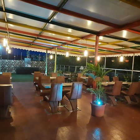 Hotel Lxia Hinjewadi - Indian Nationals Only Pimpri-Chinchwad Extérieur photo