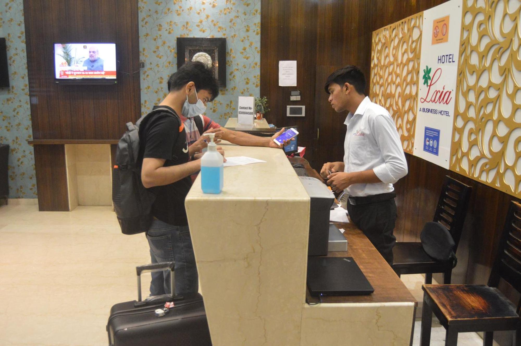 Hotel Lxia Hinjewadi - Indian Nationals Only Pimpri-Chinchwad Extérieur photo