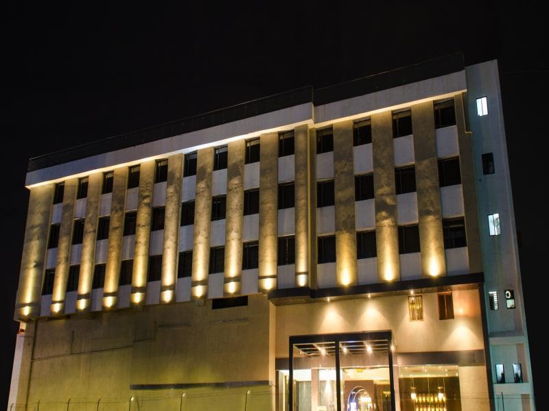 Hotel Lxia Hinjewadi - Indian Nationals Only Pimpri-Chinchwad Extérieur photo