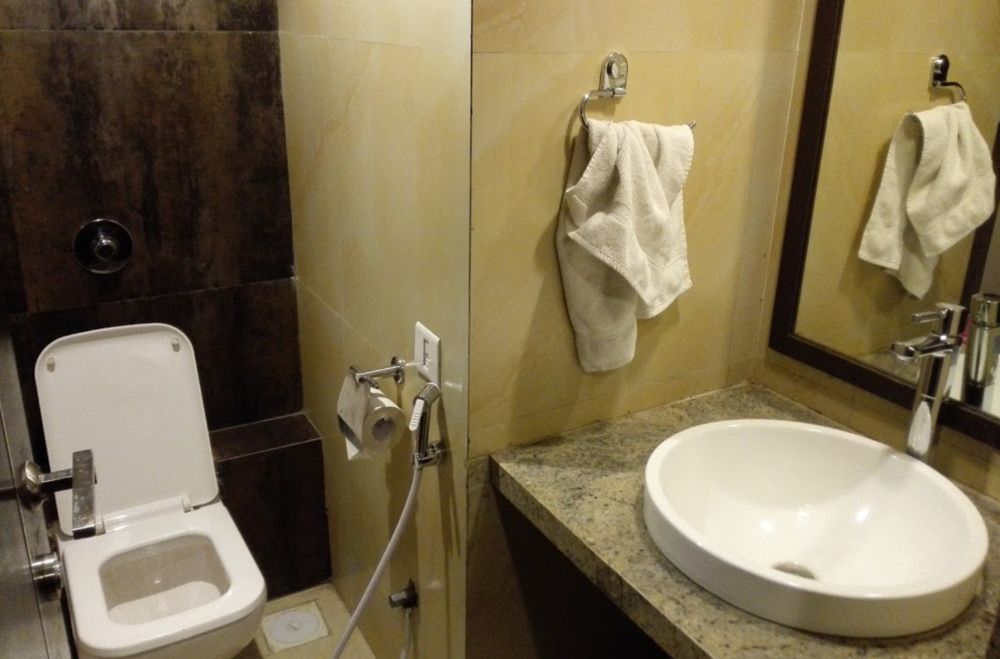 Hotel Lxia Hinjewadi - Indian Nationals Only Pimpri-Chinchwad Extérieur photo