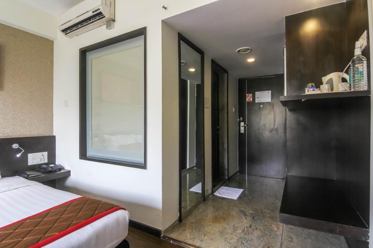 Hotel Lxia Hinjewadi - Indian Nationals Only Pimpri-Chinchwad Extérieur photo