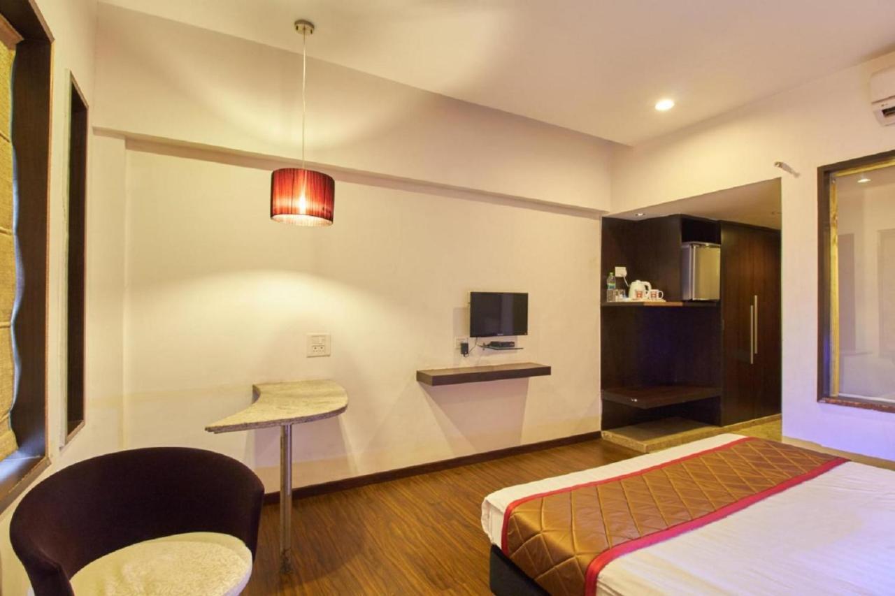 Hotel Lxia Hinjewadi - Indian Nationals Only Pimpri-Chinchwad Extérieur photo