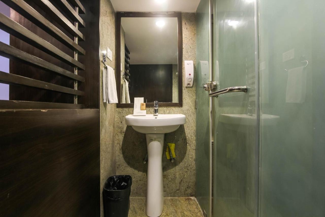 Hotel Lxia Hinjewadi - Indian Nationals Only Pimpri-Chinchwad Extérieur photo