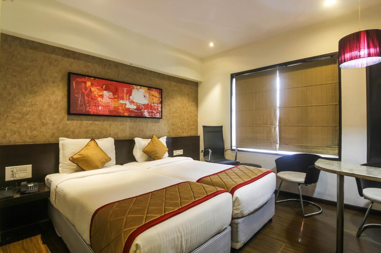 Hotel Lxia Hinjewadi - Indian Nationals Only Pimpri-Chinchwad Extérieur photo
