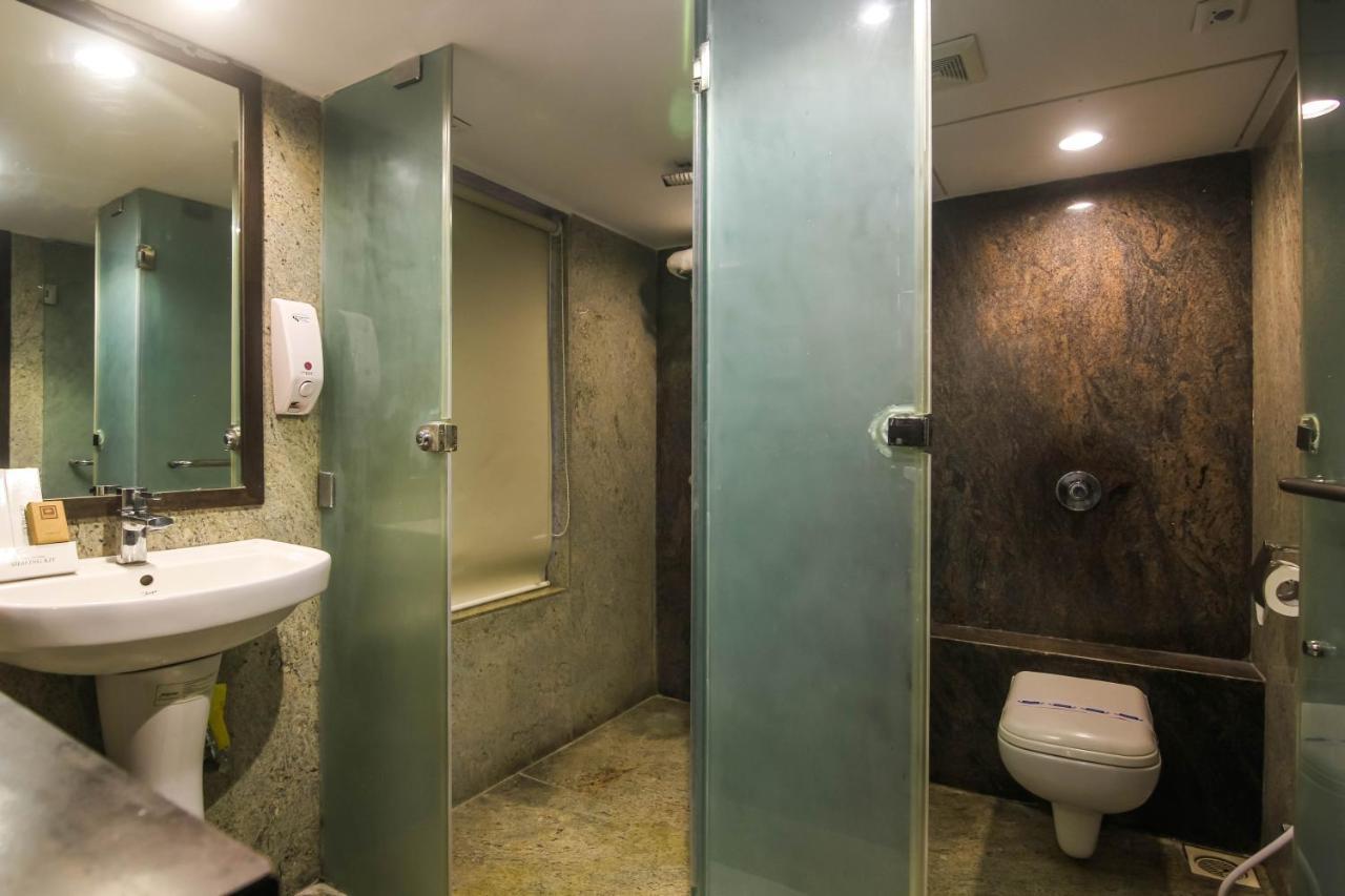 Hotel Lxia Hinjewadi - Indian Nationals Only Pimpri-Chinchwad Extérieur photo