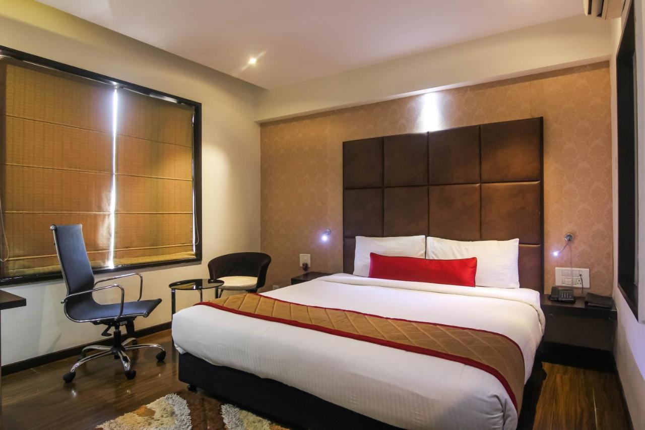Hotel Lxia Hinjewadi - Indian Nationals Only Pimpri-Chinchwad Extérieur photo
