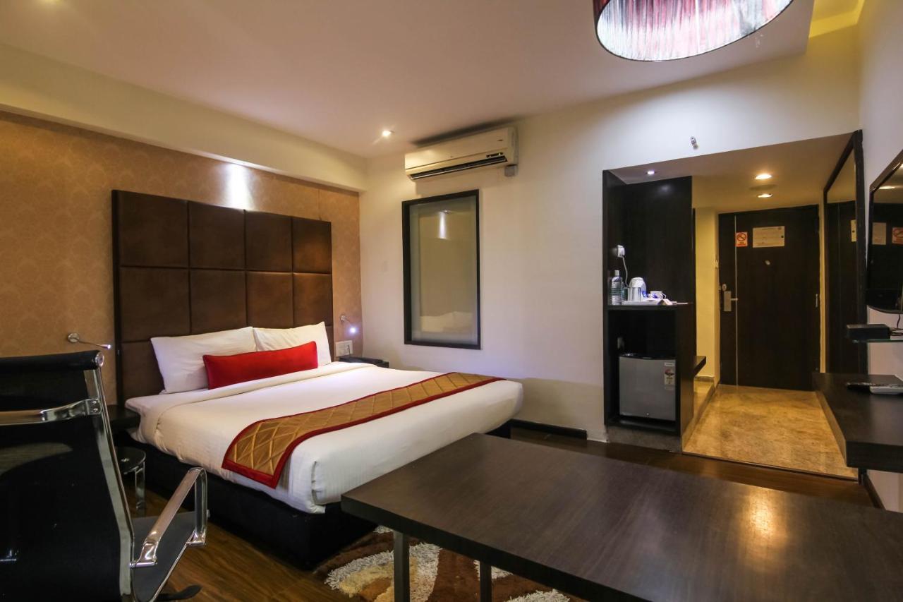 Hotel Lxia Hinjewadi - Indian Nationals Only Pimpri-Chinchwad Extérieur photo