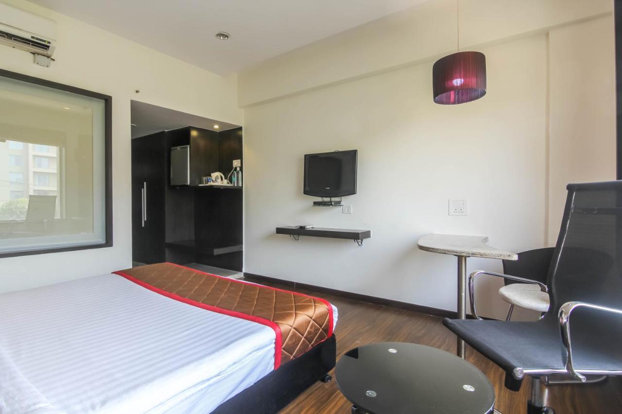 Hotel Lxia Hinjewadi - Indian Nationals Only Pimpri-Chinchwad Extérieur photo