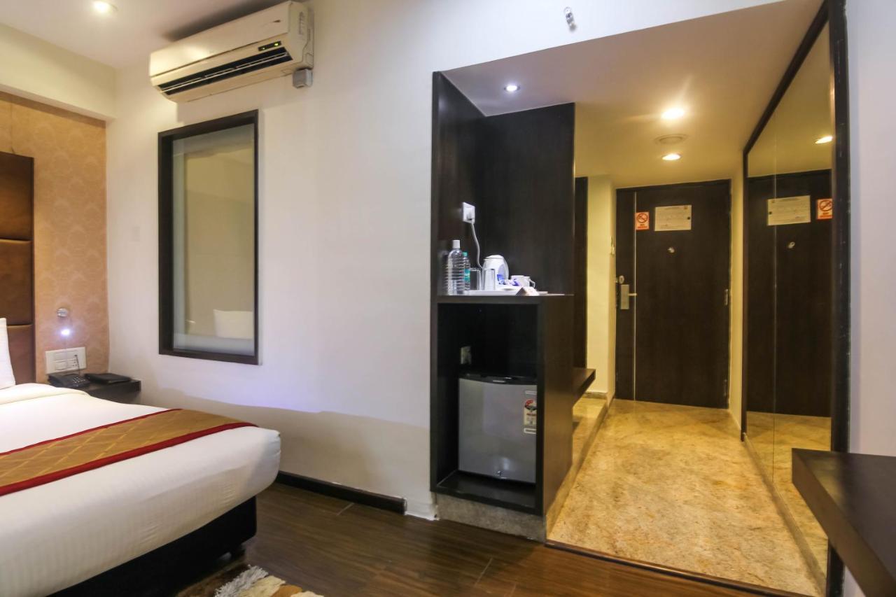 Hotel Lxia Hinjewadi - Indian Nationals Only Pimpri-Chinchwad Extérieur photo