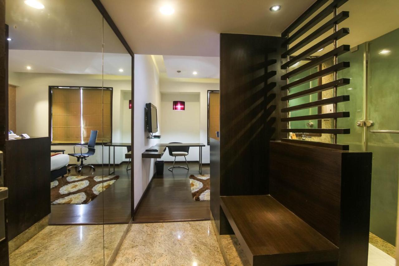 Hotel Lxia Hinjewadi - Indian Nationals Only Pimpri-Chinchwad Extérieur photo