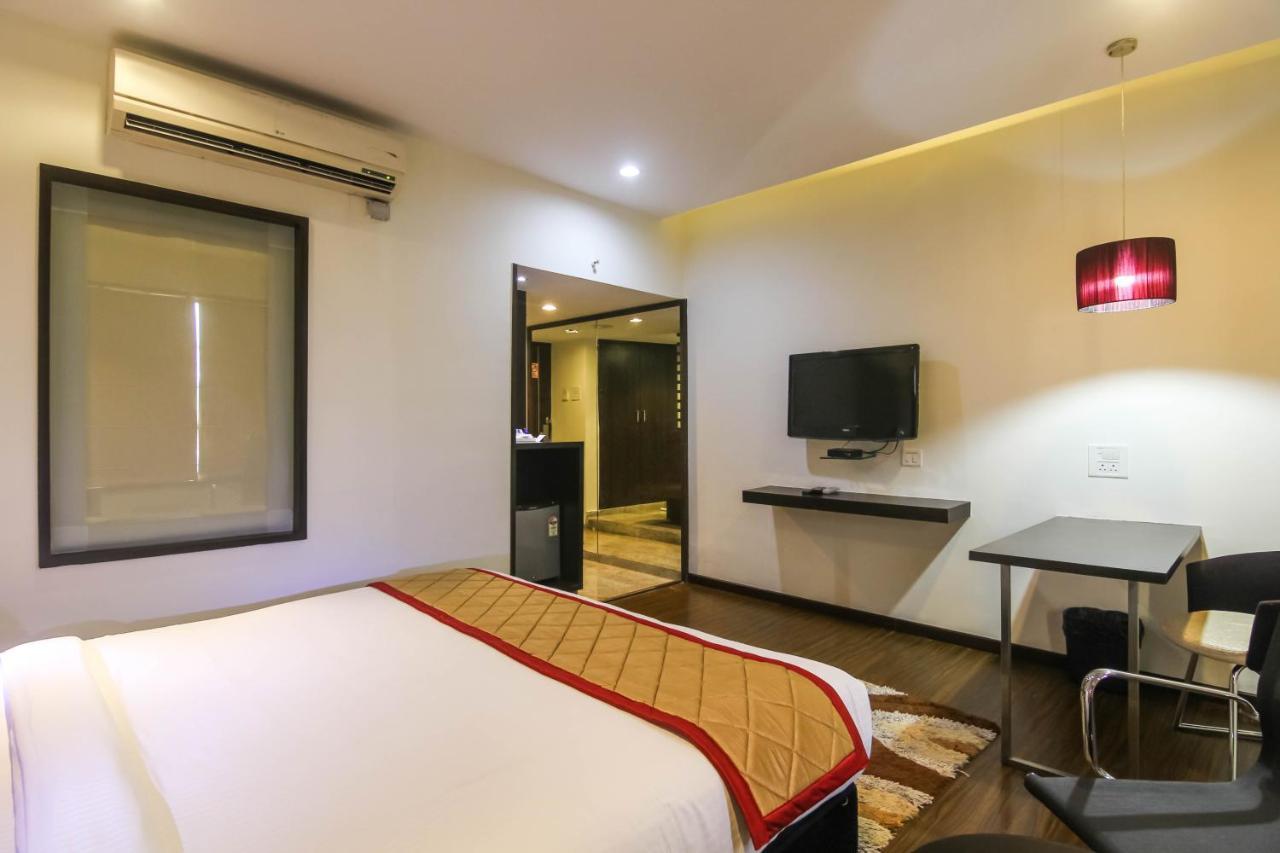 Hotel Lxia Hinjewadi - Indian Nationals Only Pimpri-Chinchwad Extérieur photo